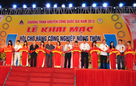 Khai mạc Hội chợ Hàng công nghiệp nông thôn khu vực phía Bắc năm 2015